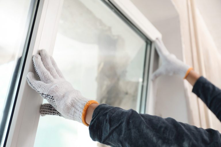 AdobeStock_325746852_fenster